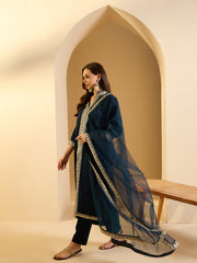 Floral Embroidered Mandarin Collar Velvet Kurta With Trouser And Dupatta