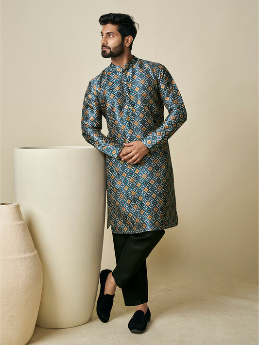 Geometric Printed Sequinned Mandarin Collar Straight Kurta