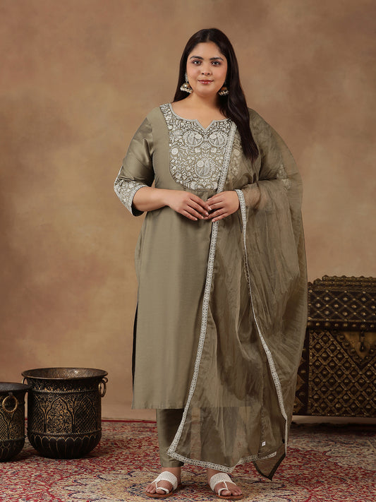 Plus Size Floral Embroidered Thread Work Kurta With Trousers & Dupatta