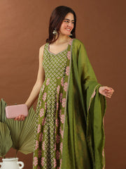 Women Green Floral Printed Empire Gotta Patti Pure Cotton Kurta with Trousers & With Dupatta