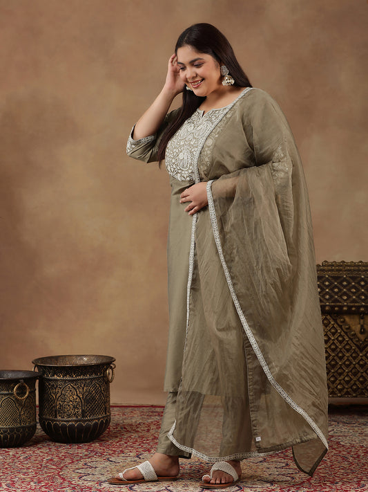 Plus Size Floral Embroidered Thread Work Kurta With Trousers & Dupatta