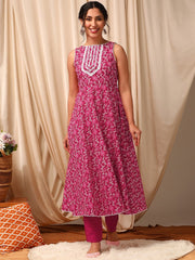 Pink Women Floral Printed Layered Thread Work Kurta with Trousers & With Dupatta