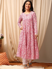 Off white Women Floral Printed Tiered Kurta with Trousers