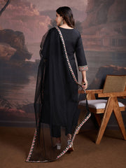 Floral Embroidered Thread Work Straight Kurta With Trousers & Dupatta