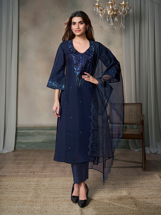 Women Floral Embroidered Regular Thread Work Pure Silk Kurta with Trousers & With Dupatta