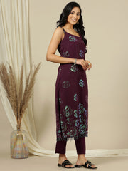 Embellished Grandeur & Majestic Artwork Georgette Straight Kurta