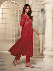 Women Floral Embroidered Empire Thread Work Kurta with Trousers