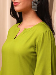 Green Women Regular Kurta with Trousers