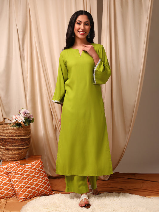 Green Women Regular Kurta with Trousers