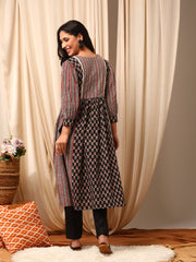 Women Floral Black Printed Panelled Gotta Patti Kurta with Trousers