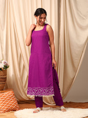 Women Purple Floral Embroidered Regular Thread Work Kurta with Trousers & With Dupatta