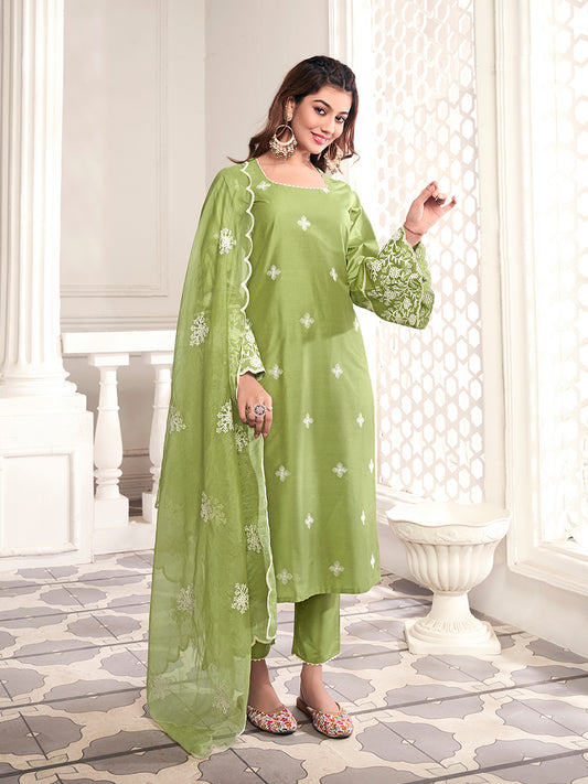 Women Floral Embroidered Regular Thread Work Kurta with Trousers & With Dupatta