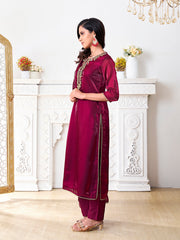 Women Floral Yoke Design Regular Thread Work Kurta with Trousers & With Dupatta