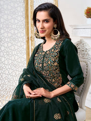 Women Floral Yoke Design Regular Sequinned Velvet Kurta with Trousers & With Dupatta