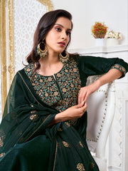 Women Floral Yoke Design Regular Sequinned Velvet Kurta with Trousers & With Dupatta