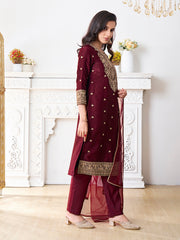 Women Floral Embroidered Regular Sequinned Velvet Kurta with Trousers & With Dupatta