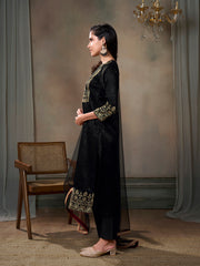 Ethnic Motifs Embroidered Velvet Kurta With Trousers & Dupatta