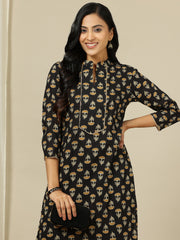 Ethnic Motifs Printed Mandarin Collar Gotta Patti Cotton Straight Kurta