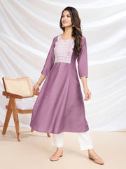 Geometric Embroidered Round Neck Three-Quarter Sleeves Kurta