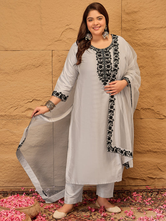 Plus Size Floral Embroidered Kurta With Trousers & Dupatta