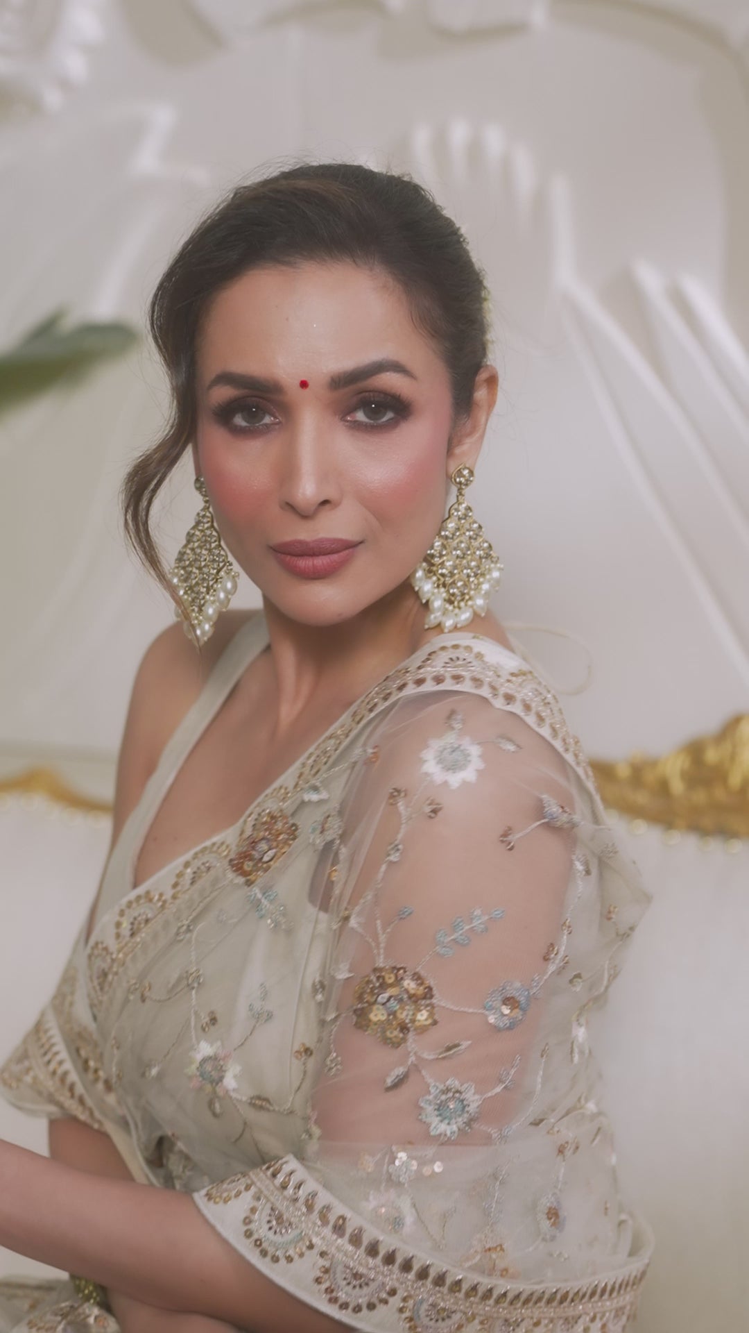 Malaika Arora Embellished Sequinned Net Saree