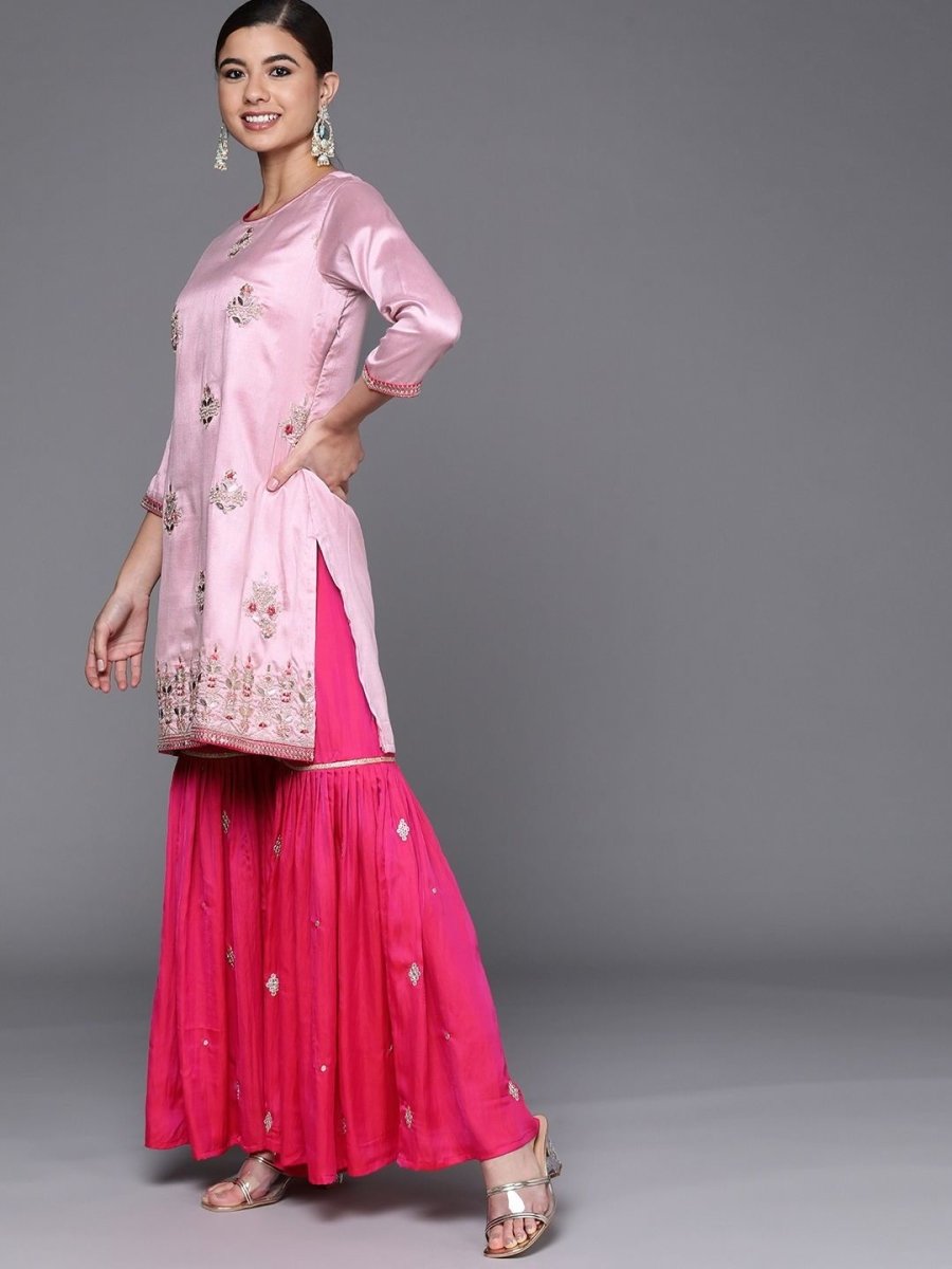 breathtaking-pink-silk-blend-embroidered-kurta-set - Inddus.com