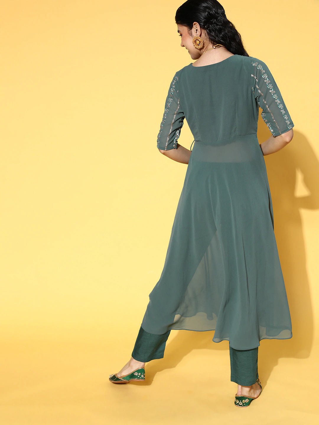 Ethnic Motifs Poly Georgette Nuovo Sleeves Kurta Set - Inddus.com