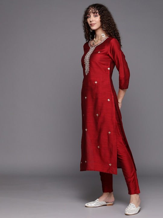 Ethnic Motifs Yoke Design Kurta with Trousers - Inddus.com