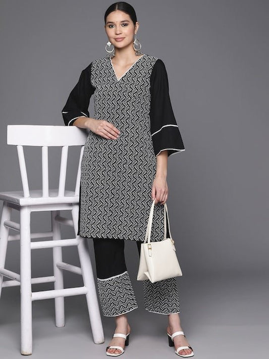 Floral Embroidered Chikankari Regular Thread Work Kurta with Palazzos - Inddus.com