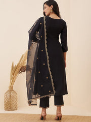 Floral Yoke Design Regular Chanderi Cotton Kurta With Trousers & Dupatta - Inddus.com