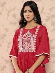 Floral Yoke Design Regular Thread Work Kurta With Trousers - Inddus.com