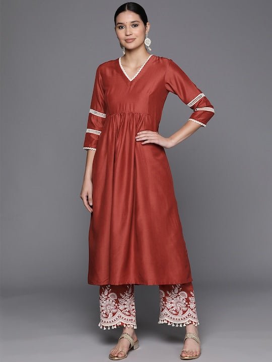 Regular Thread Work Kurta With Trousers With Lace Detail - Inddus.com