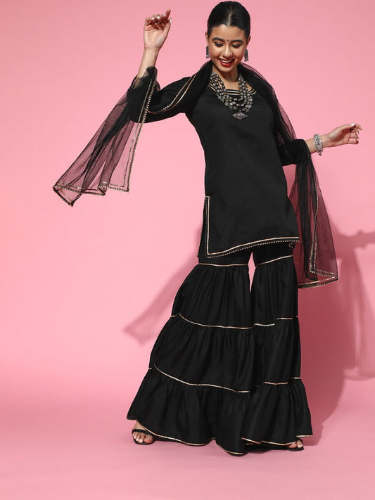 Solid Cotton Blend Scalloped Edge Kurta Set - Inddus.com