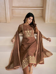 Women Brown Zari and Mukaish Embroidered Yoke Design Stright Kurta Set - Inddus.com