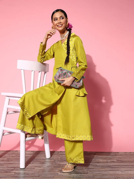 Women Ethnic Motifs Silk Blend Ethereal Embroidery Kurta Set - Inddus.com