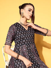 Women Floral Cotton Blend Print Parade Kurta Set - Inddus.com