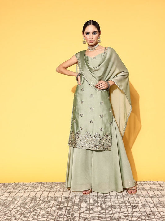 Women Floral Silk Blend Bling it On Kurta Set - Inddus.com