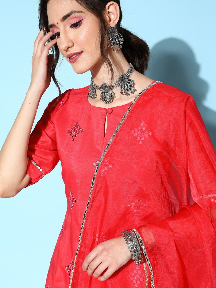 Women Geometric Silk Blend Mirror Work Kurta Set - Inddus.com