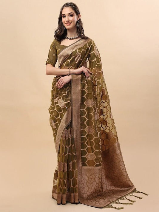 Women Green & Gold-Toned Zari Organza Saree