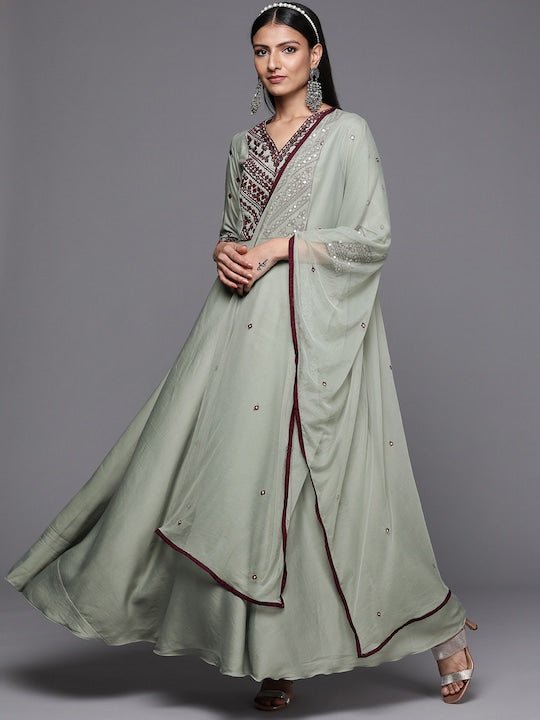 Women Green & Purple Ethnic Motifs Yoke Design Thread Work Anarkali Kurta - Inddus.com