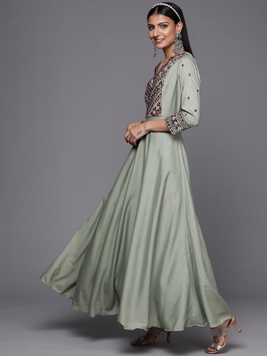 Women Green & Purple Ethnic Motifs Yoke Design Thread Work Anarkali Kurta - Inddus.com