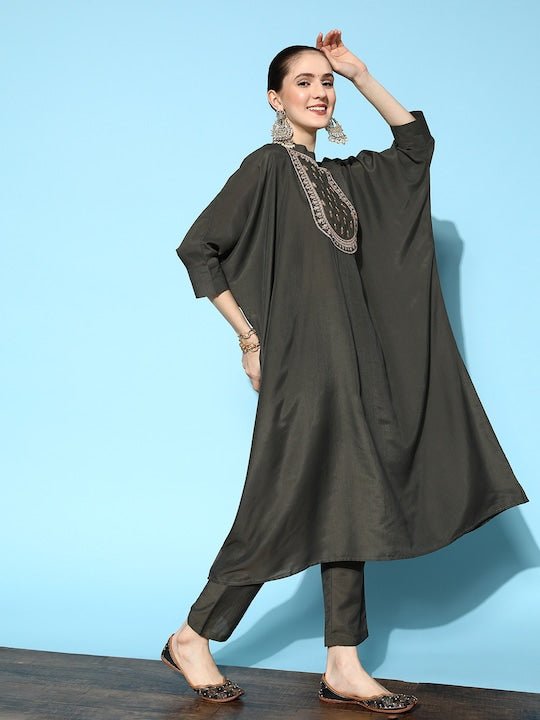 Women Green Yoke Design Kurta with Trousers - Inddus.com